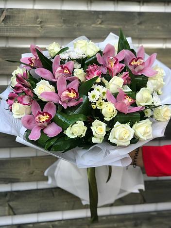 Букет цветов из: Розы и Хризантемы в Дюртюли