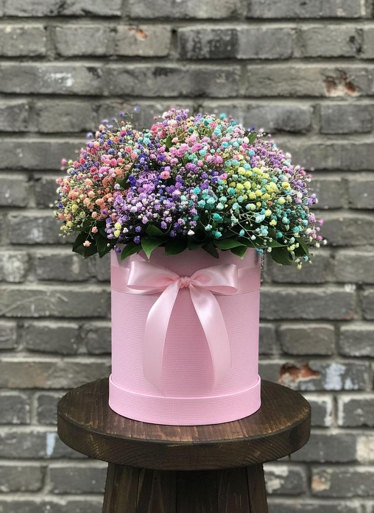 Цветочная композиция из Гипсофила и Розы в шляпной коробке в Дюртюли