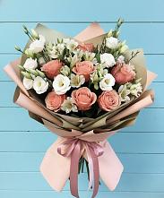 Букет цветов из:  Розы, Альстромерии и Лизиантусы в Дюртюли