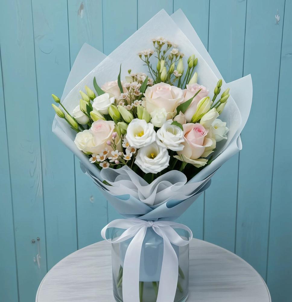 Букет цветов из: Розы и Лизиантусы в Дюртюли