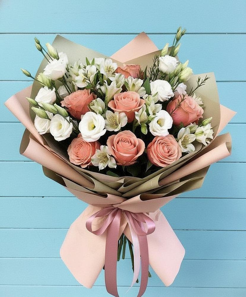 Букет цветов из: Розы, Альстромерии и Лизиантусы в Дюртюли