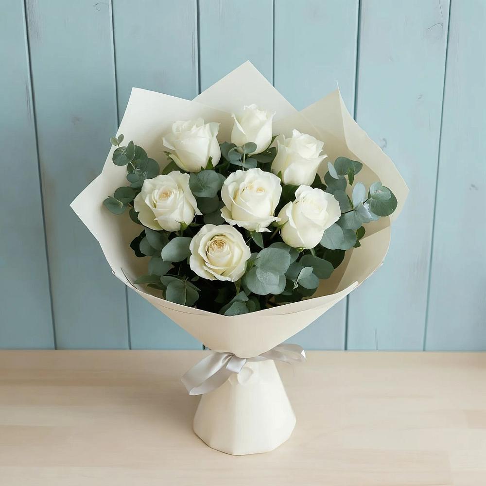 Букет Белые розы в Эвкалипте в Дюртюли
