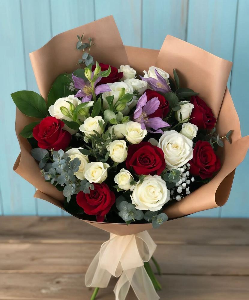 Букет цветов из: Розы и Альстромерии в Дюртюли
