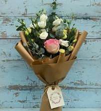 Букет цветов из:  Розы и Лизиантусы в Дюртюли