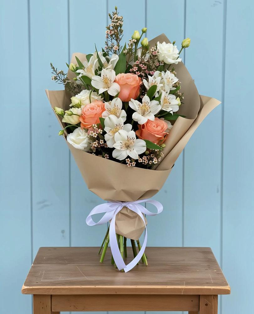 Букет цветов из: Альстромерии, Лизиантусы, Розы и Хризантемы в Дюртюли