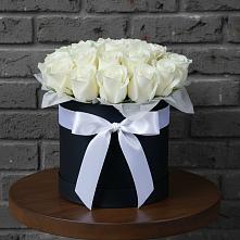 Цветочная композиция из Розы в шляпной коробке в Дюртюли