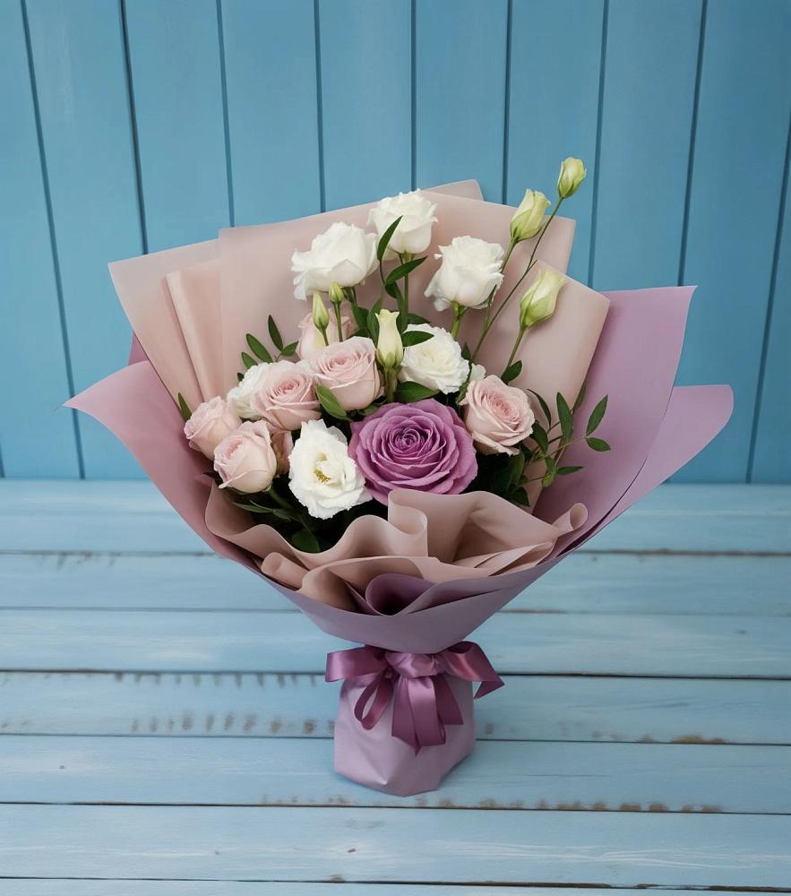 Букет цветов из: Розы и Лизиантусы в Дюртюли